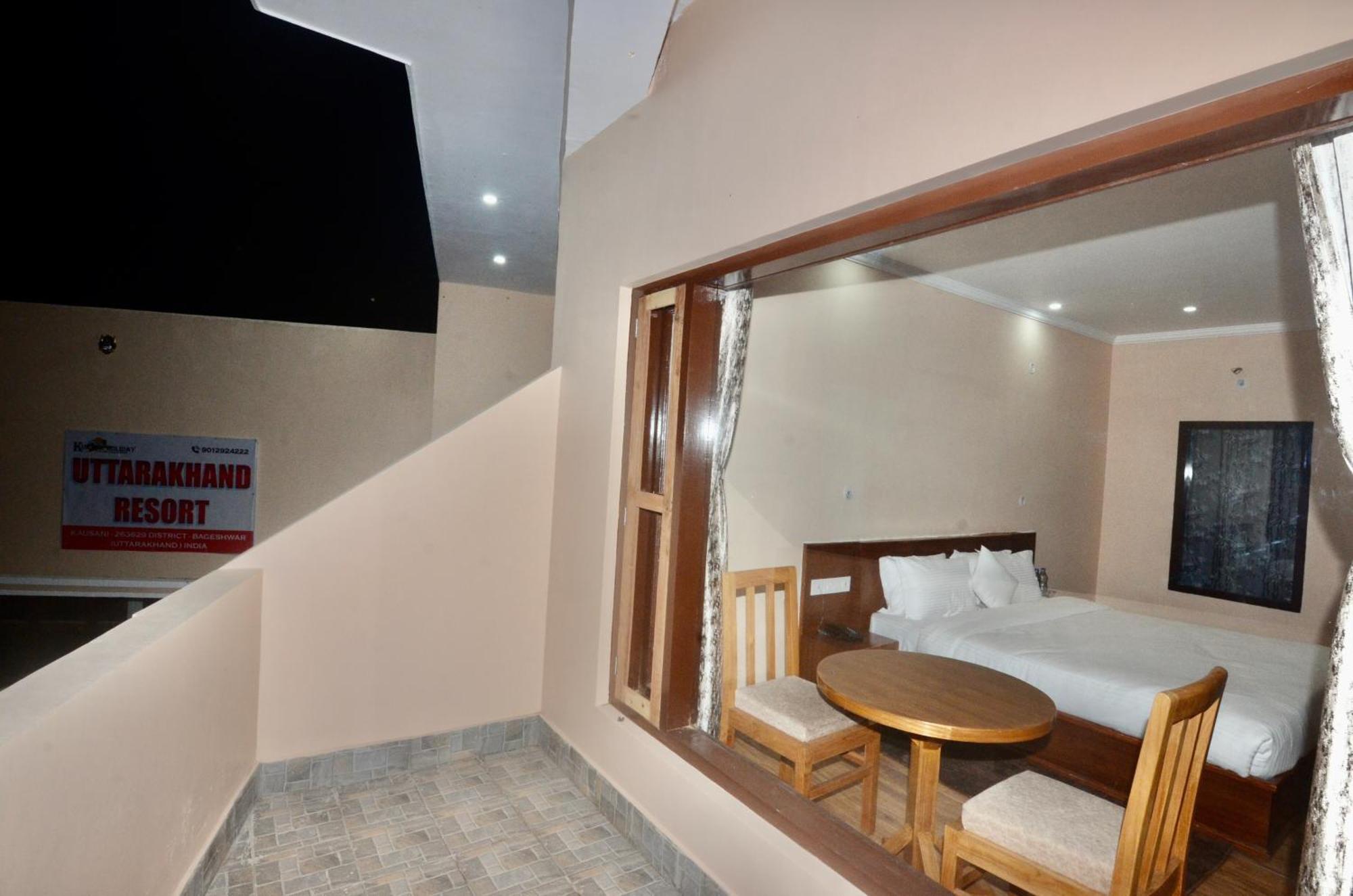 Uttarakhand Resort Kausani Exterior photo